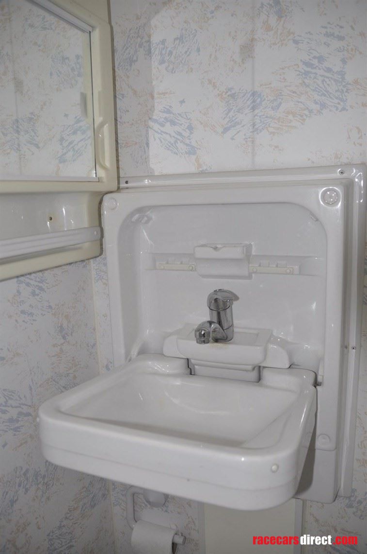 iveco-race-motor-home-with-double-decker-gara