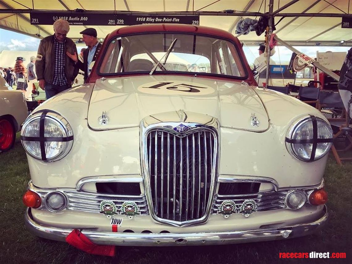 1961-riley-15-historic-competition-saloon