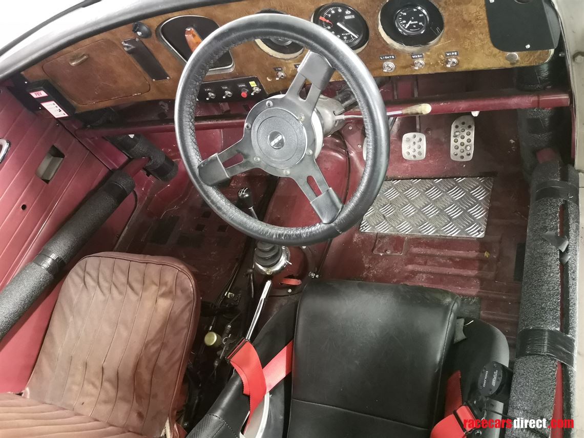 1961-riley-15-historic-competition-saloon