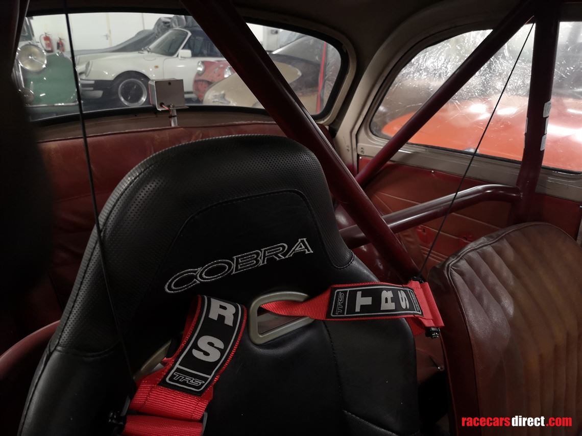 1961-riley-15-historic-competition-saloon