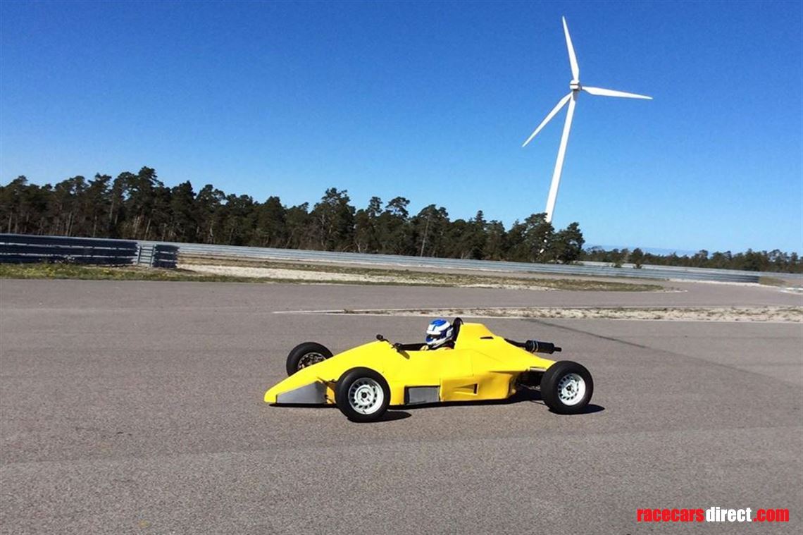 ready-to-race-historic-formula-ford-van-dieme