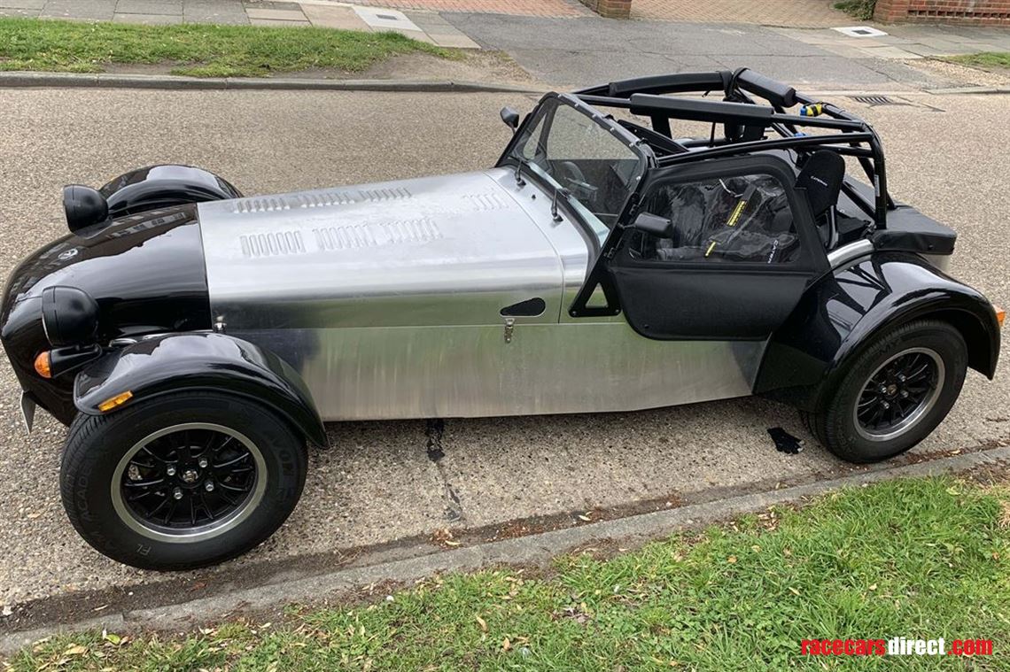 caterham-academy-car-2018-un-raced