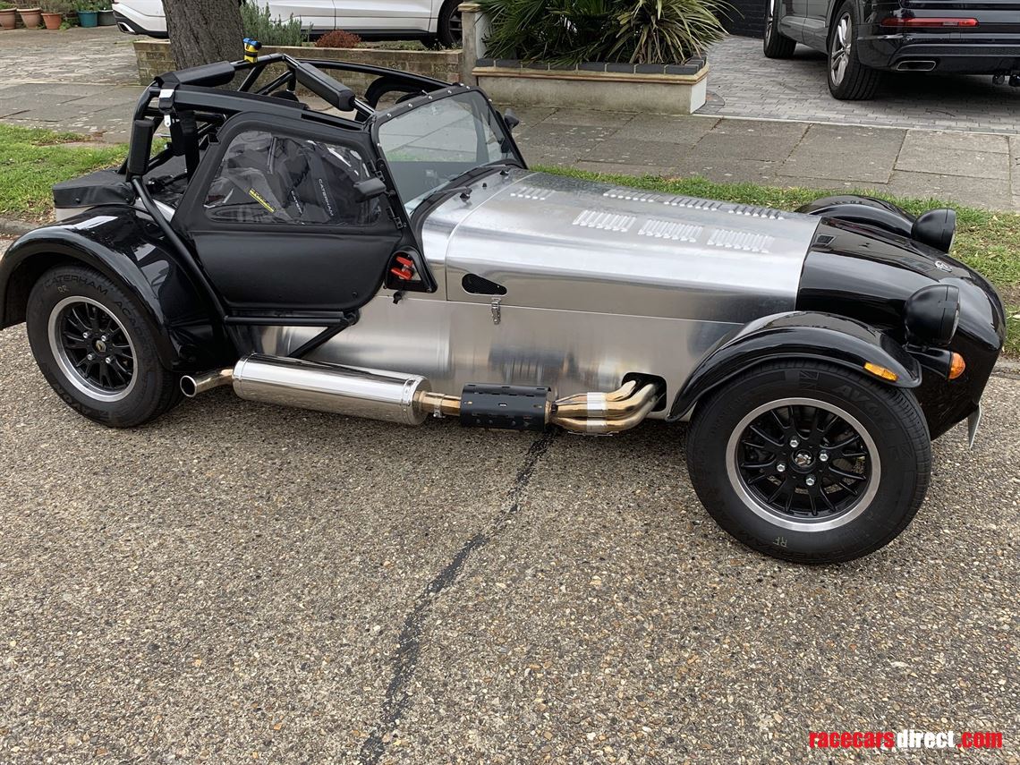 caterham-academy-car-2018-un-raced