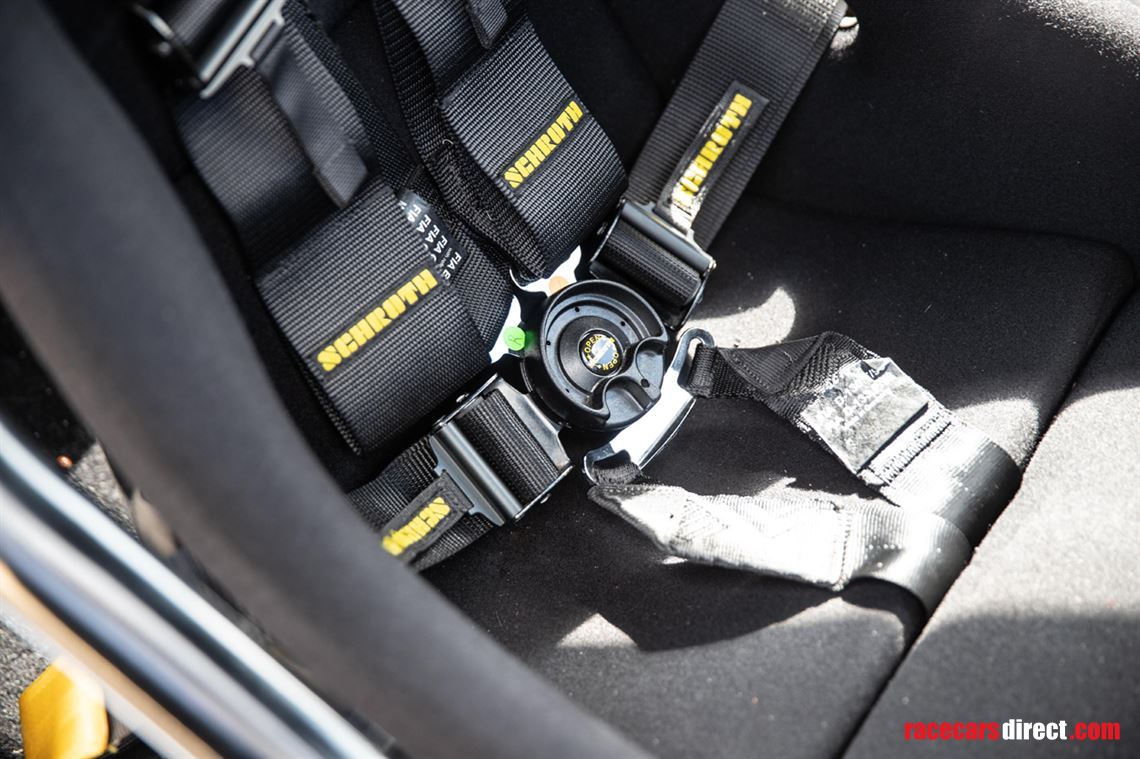 aston-martin-db4-race-car