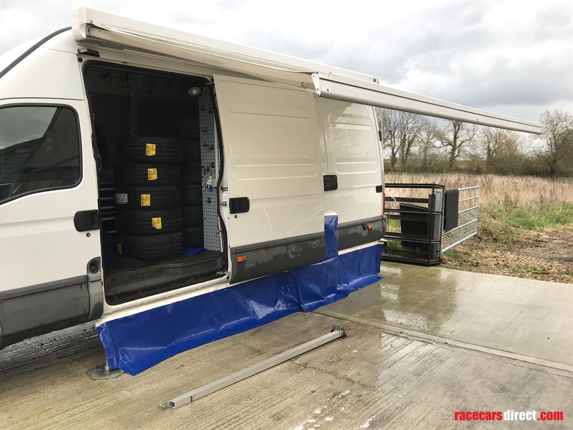 iveco-ford-28-race-support-van-with-trailer