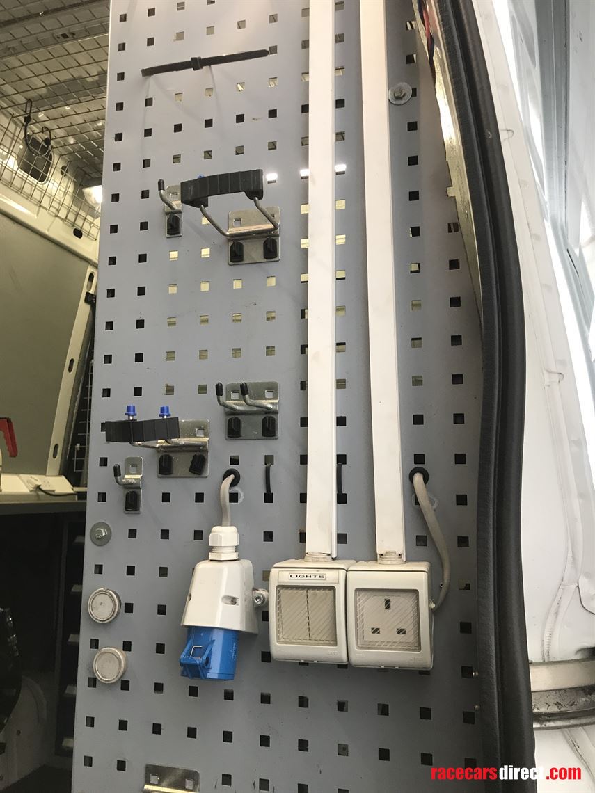 iveco-ford-28-race-support-van-with-trailer