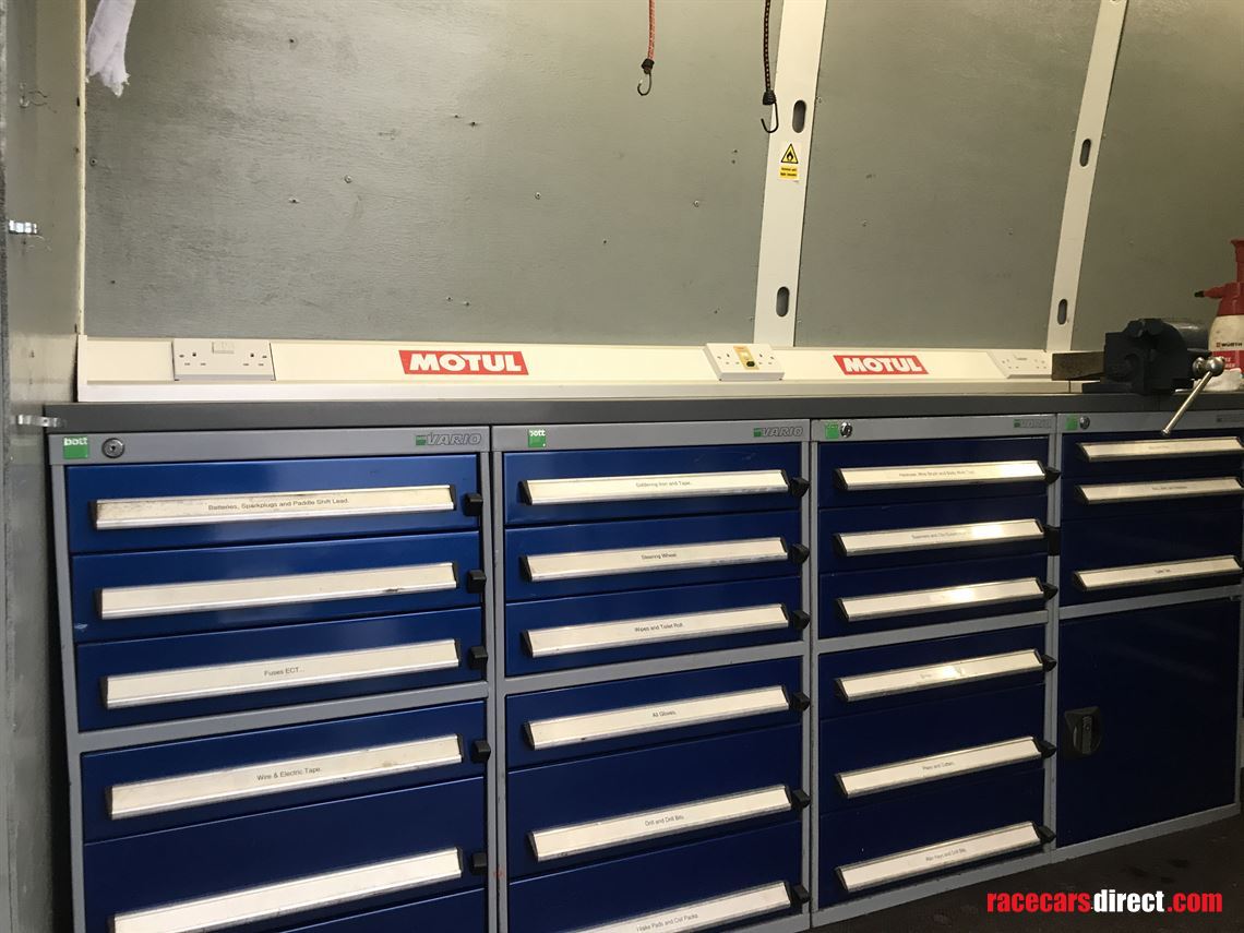 iveco-ford-28-race-support-van-with-trailer