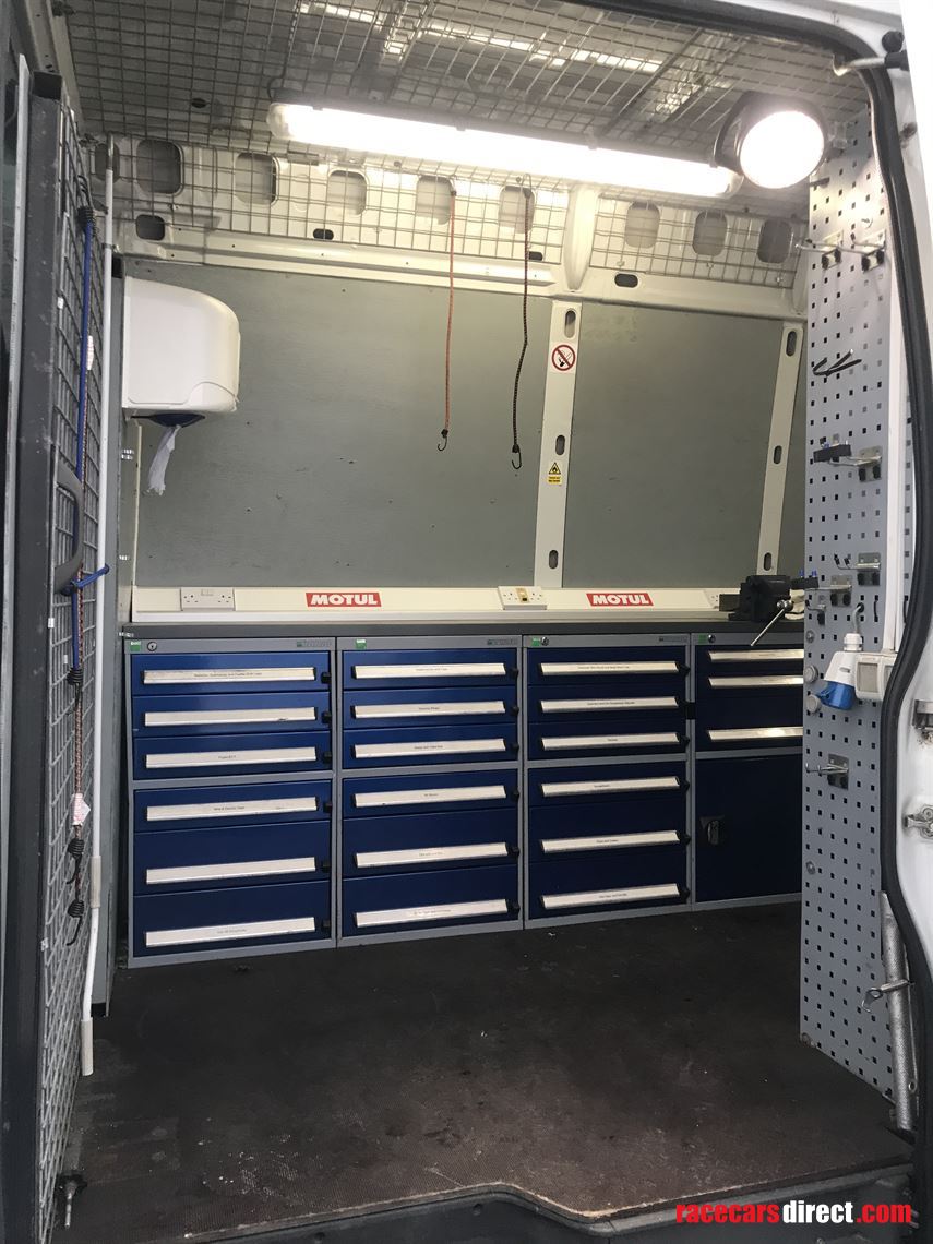 iveco-ford-28-race-support-van-with-trailer