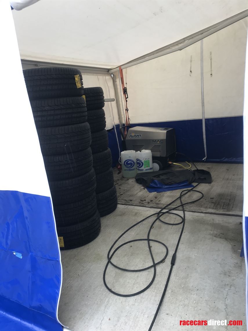 iveco-ford-28-race-support-van-with-trailer