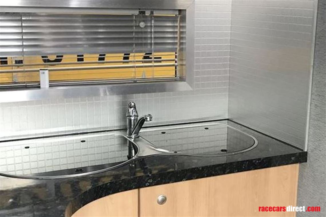 twin-deck-race-trailer-with-living-accommodat