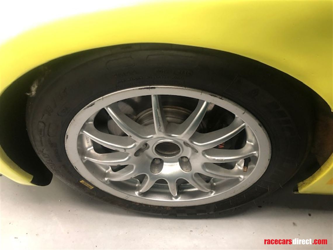 ginetta-g40-2012-gt5-lovely-condition-through