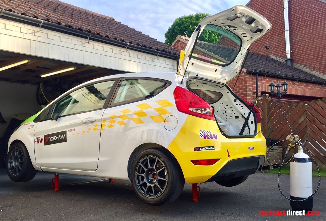 etcc-fiesta-mk7-1600-race-car