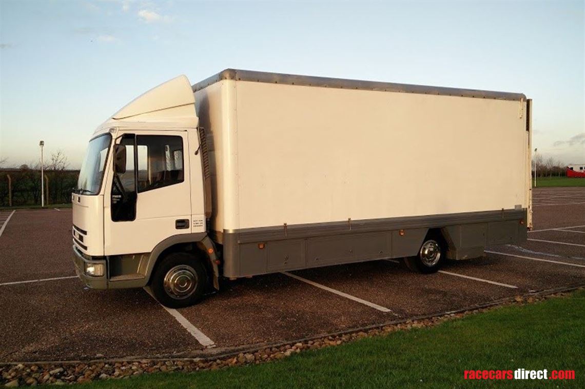 iveco-75-race-transporter