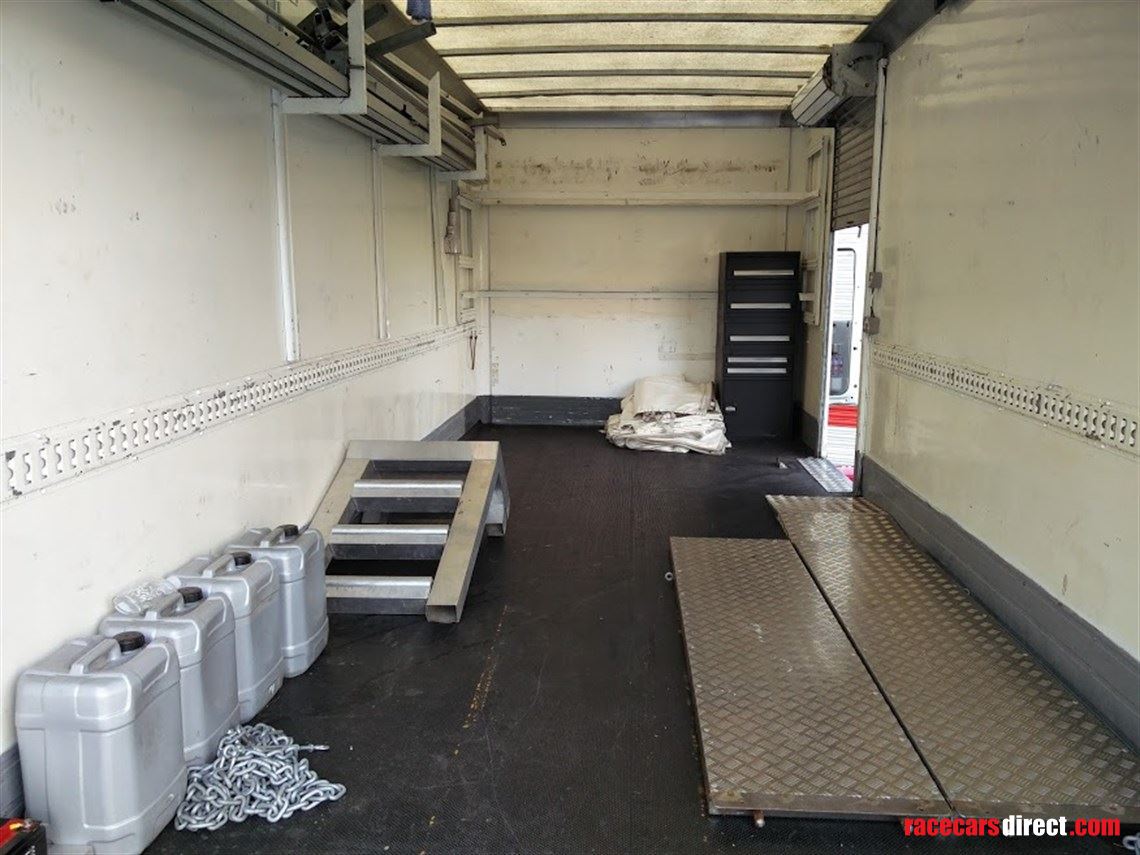 iveco-75-race-transporter