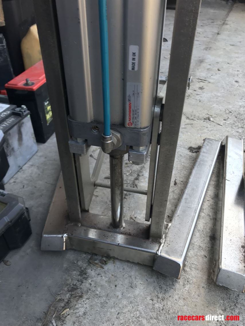 air-jacks-for-f3-or-f-renault-etc