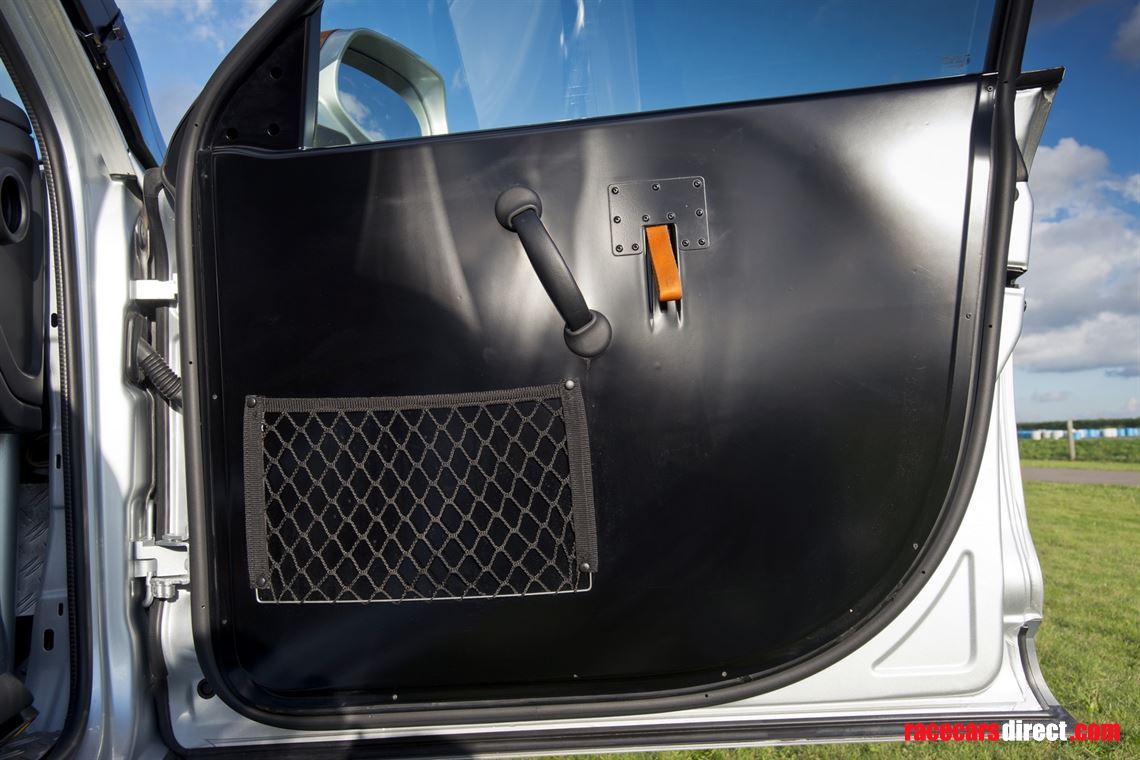 ex-team-iberica-2007-porsche-cayenne-s-transs