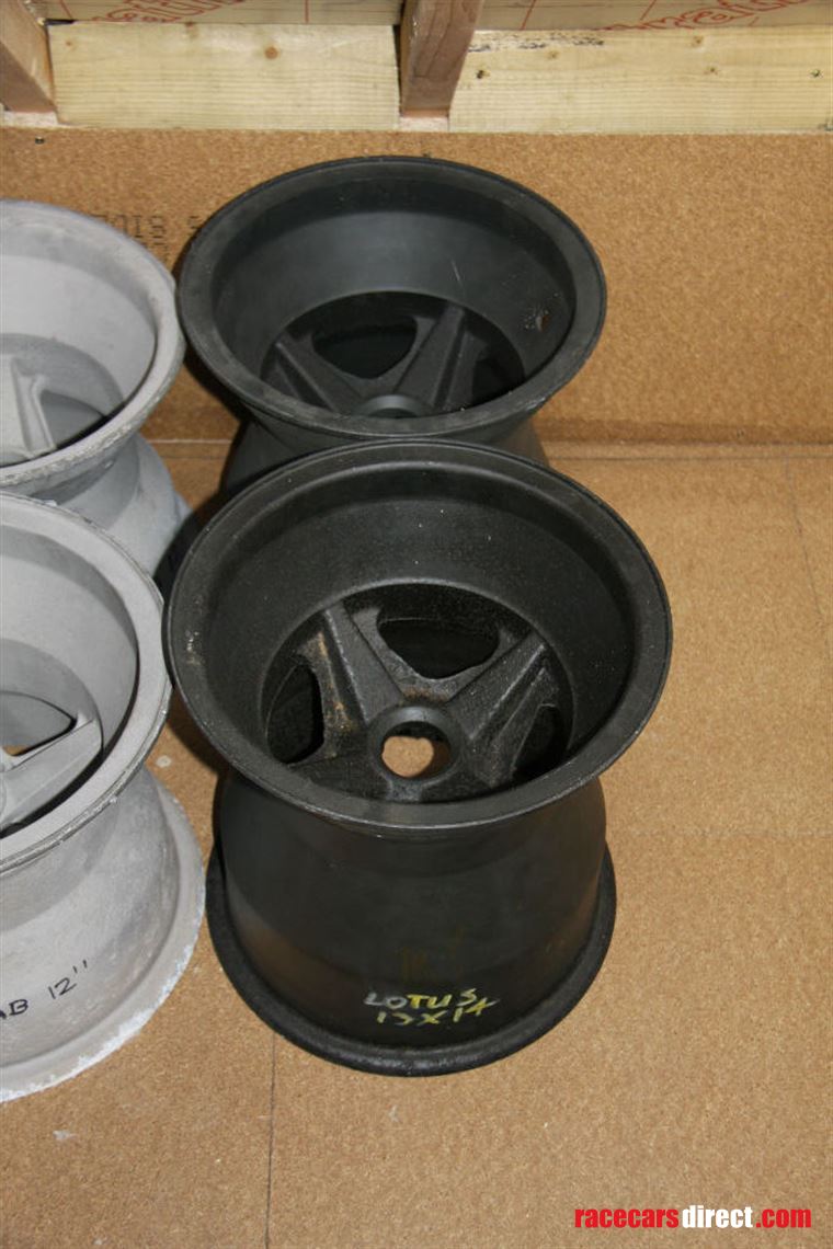 lotus-four-spoke-cast-magnesium-wheels
