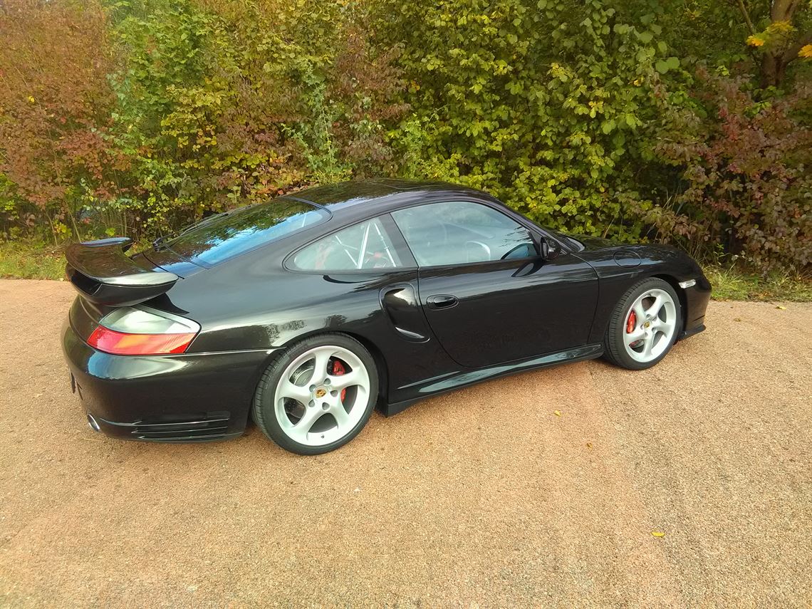 porsche-996-turbo-trackday-prepared-street-le