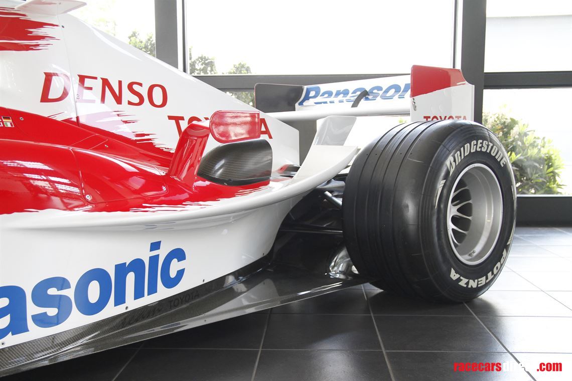 2004-toyota-tf104b-formula-1-monoposto