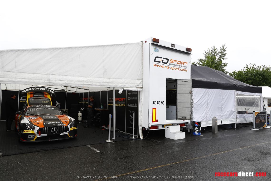 racetrailer-for-3-single-seaters-or-3-touring