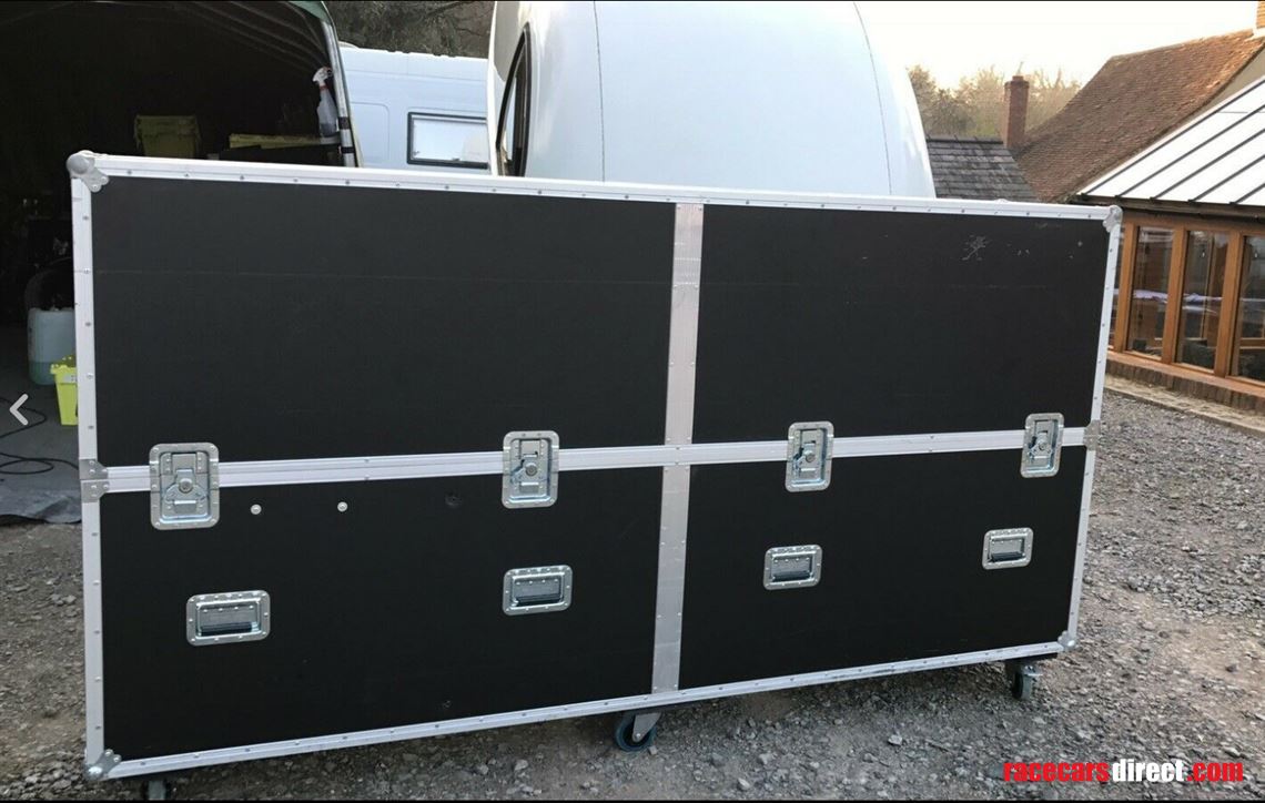 pit-garage-walling-system-promotion-boards