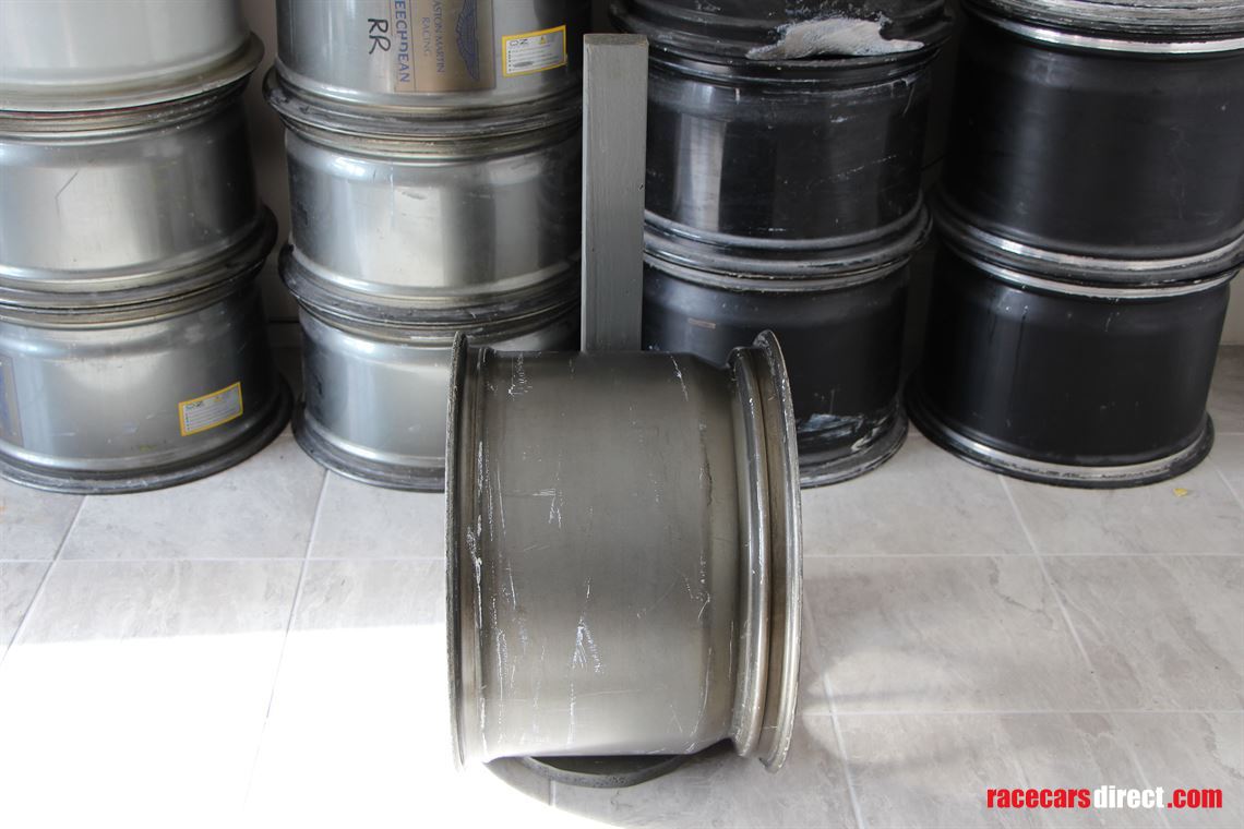 aston-martin-vantage-gte-tws-18-magnesium-rea