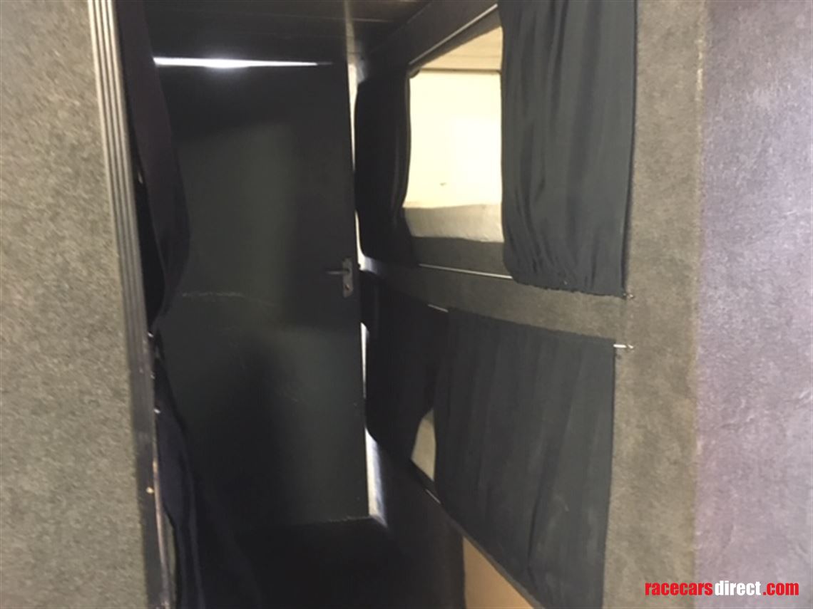 daf-race-transporter-for-3-cars-with-accomoda