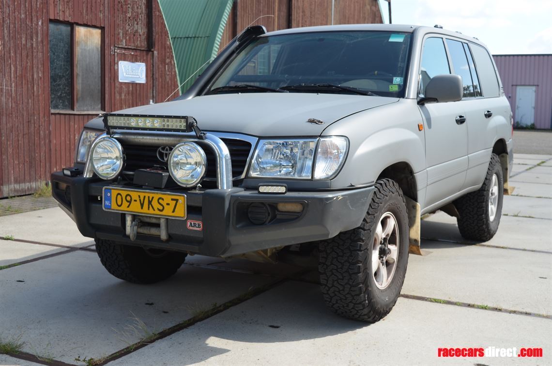toyota-landcruiser-dakar-car