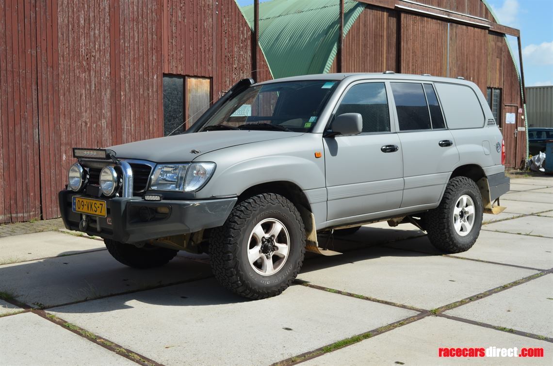 toyota-landcruiser-dakar-car