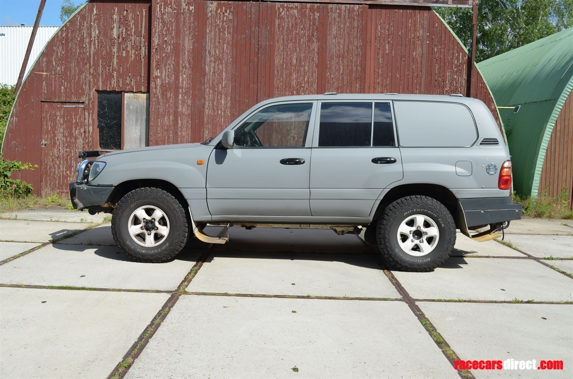 toyota-landcruiser-dakar-car