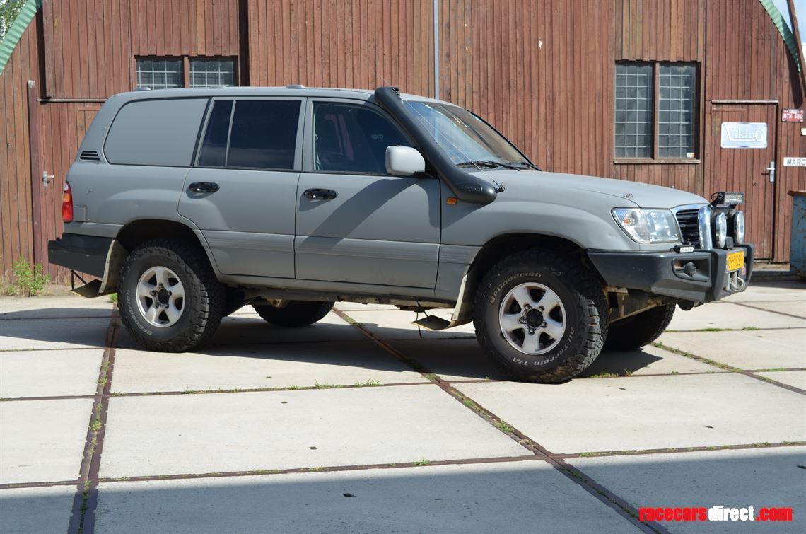 toyota-landcruiser-dakar-car