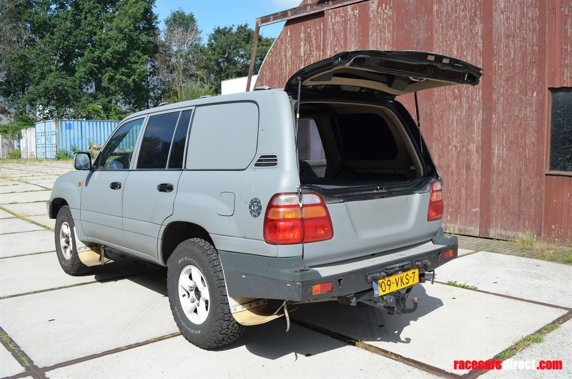toyota-landcruiser-dakar-car
