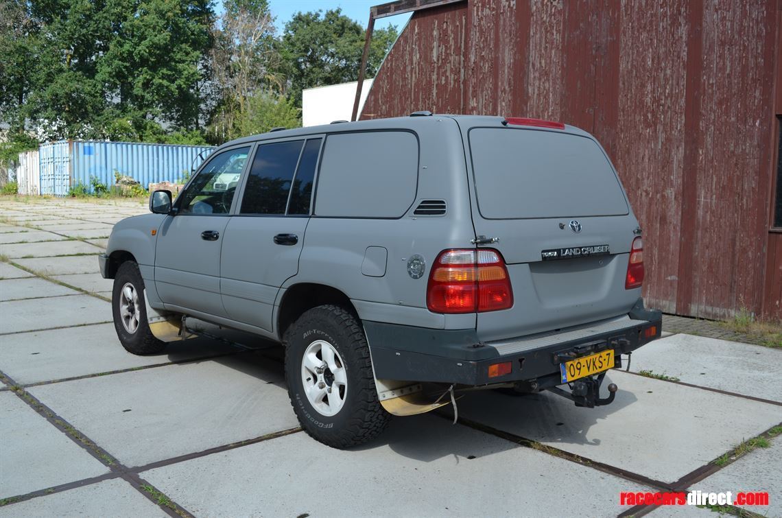 toyota-landcruiser-dakar-car