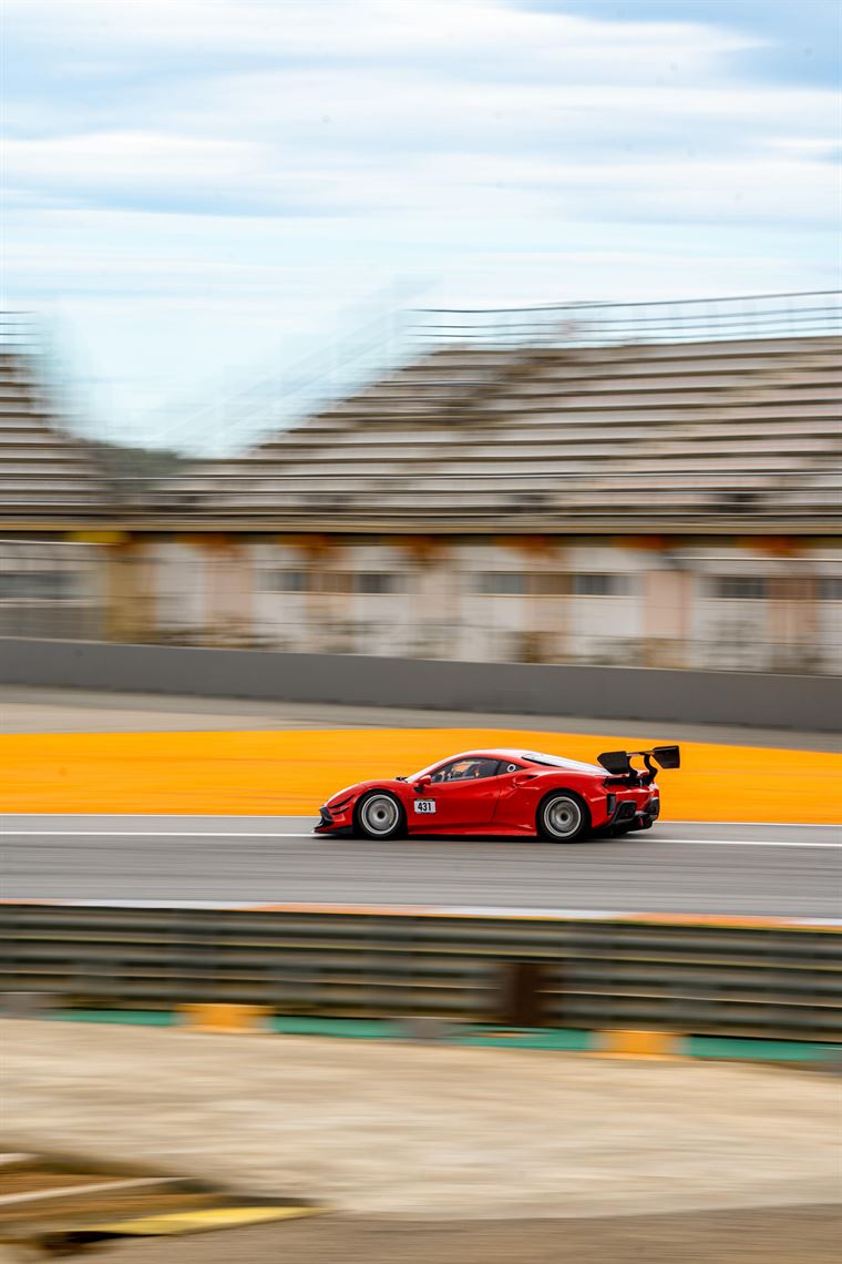 ferrari-488-challenge-evo