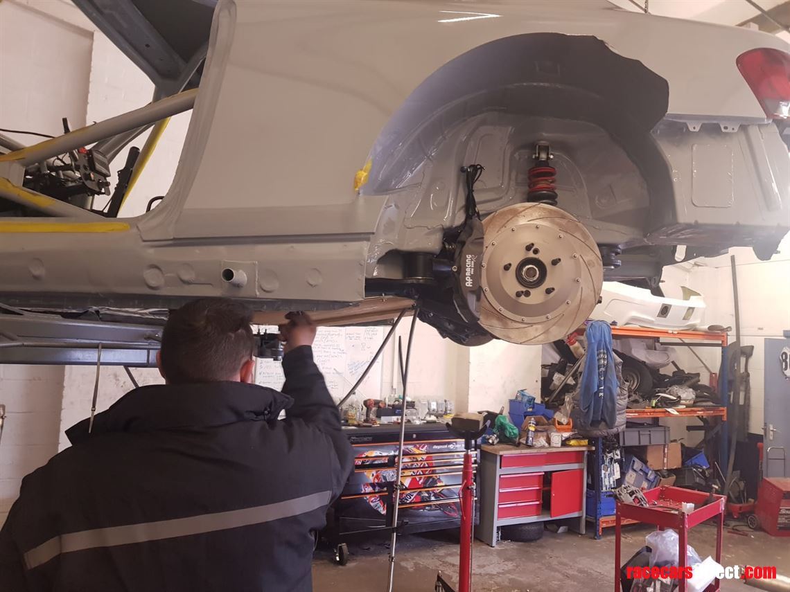 bmw-1-series-race-shell---extensive-work