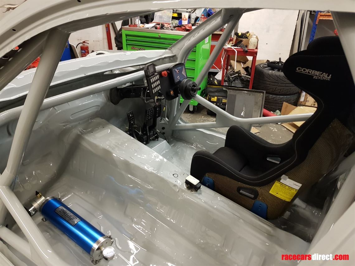 bmw-1-series-race-shell---extensive-work