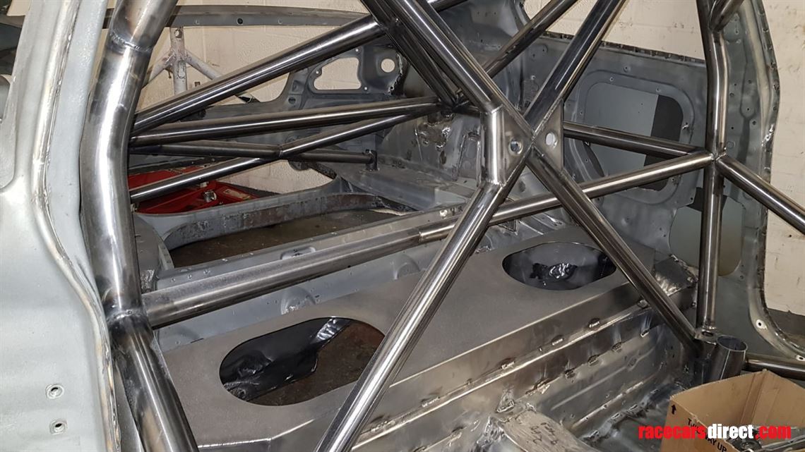 bmw-1-series-race-shell---extensive-work