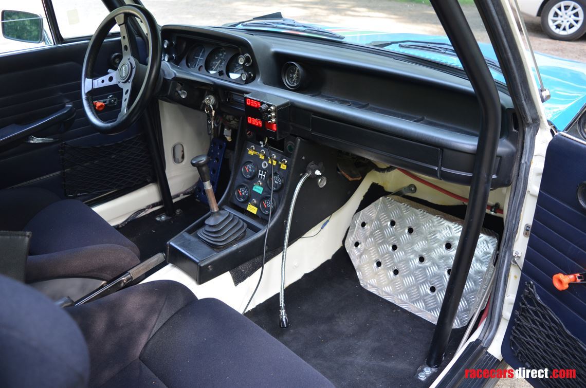 1974-bmw-2002-tii-rally-car