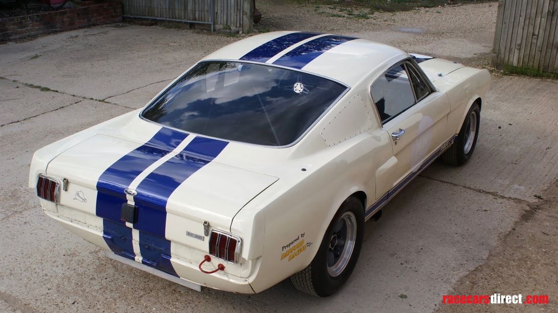 race-shelby-mustang-replica