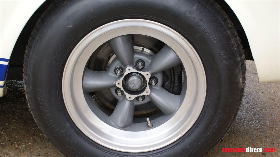 race-shelby-mustang-replica