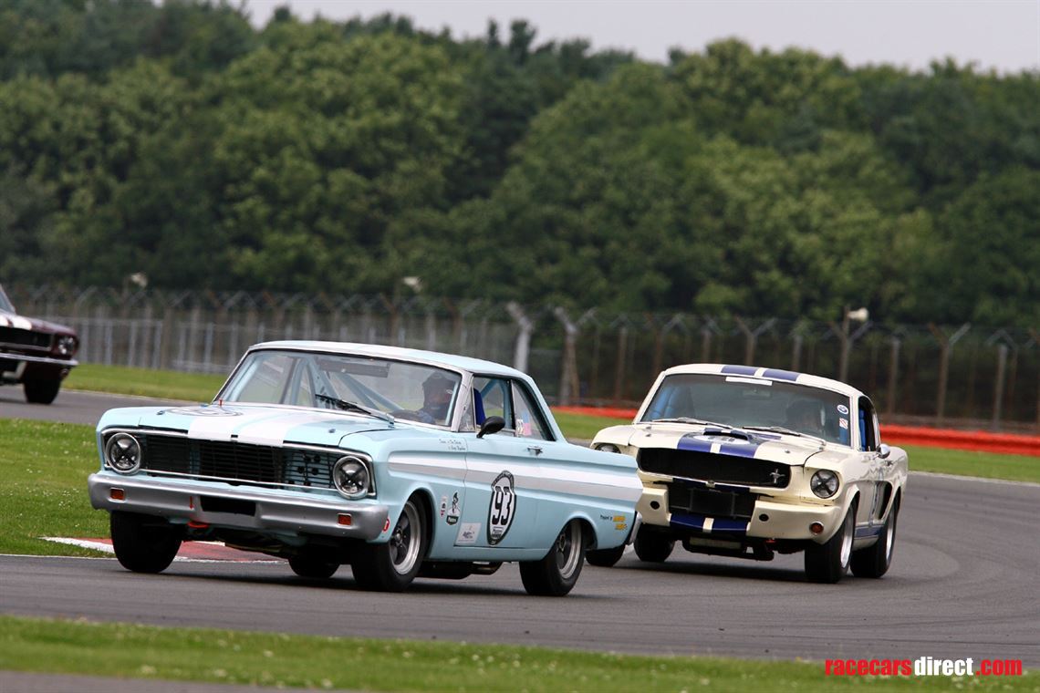 race-shelby-mustang-replica