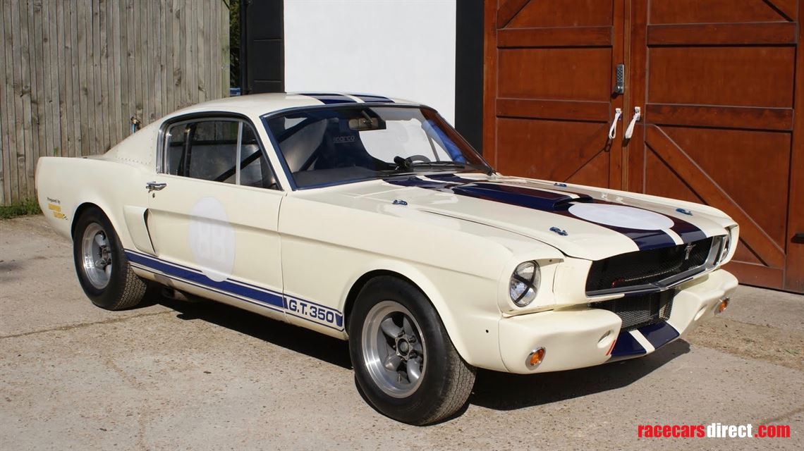 race-shelby-mustang-replica