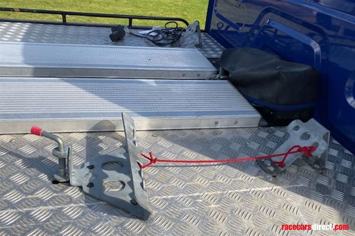 flat-bed-ldv-transporter