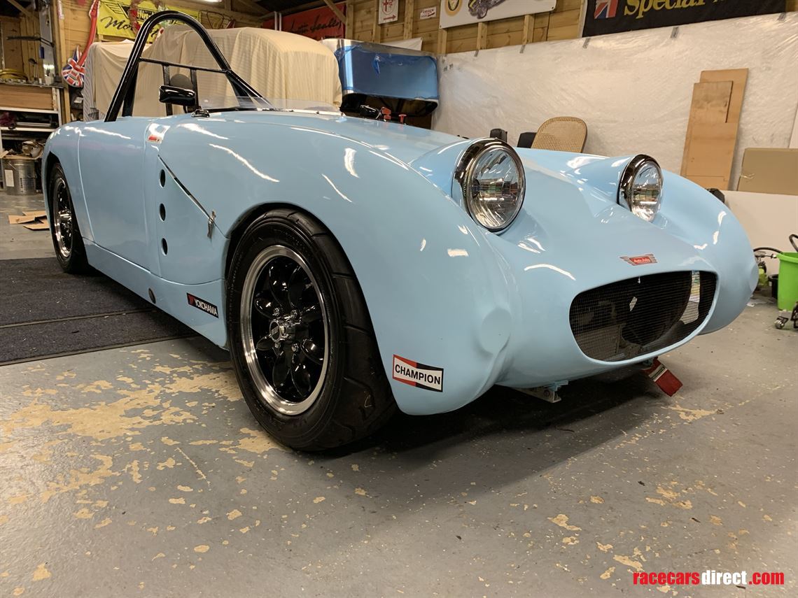austin-healey-frogeye-sprite-race-sprint-hill
