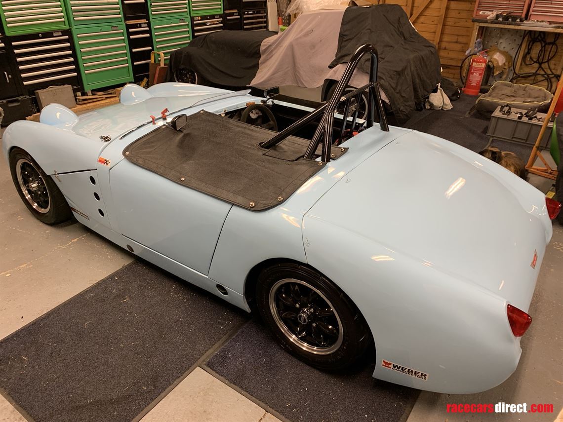 austin-healey-frogeye-sprite-race-sprint-hill