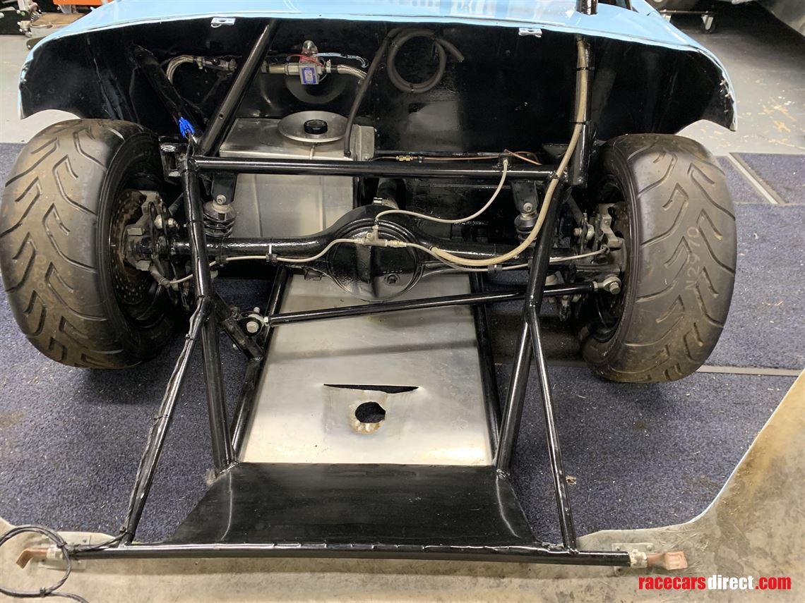 austin-healey-frogeye-sprite-race-sprint-hill