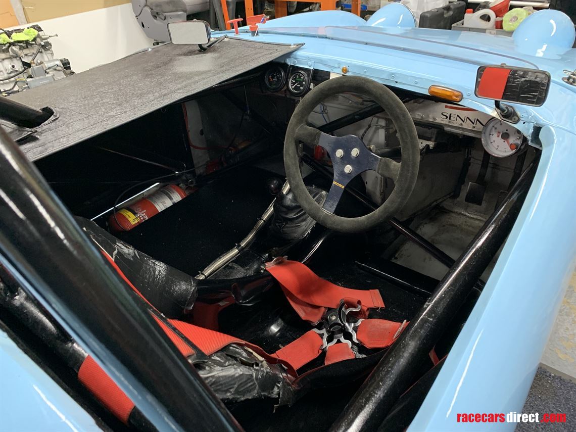 austin-healey-frogeye-sprite-race-sprint-hill