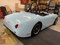 austin-healey-frogeye-sprite-race-sprint-hill