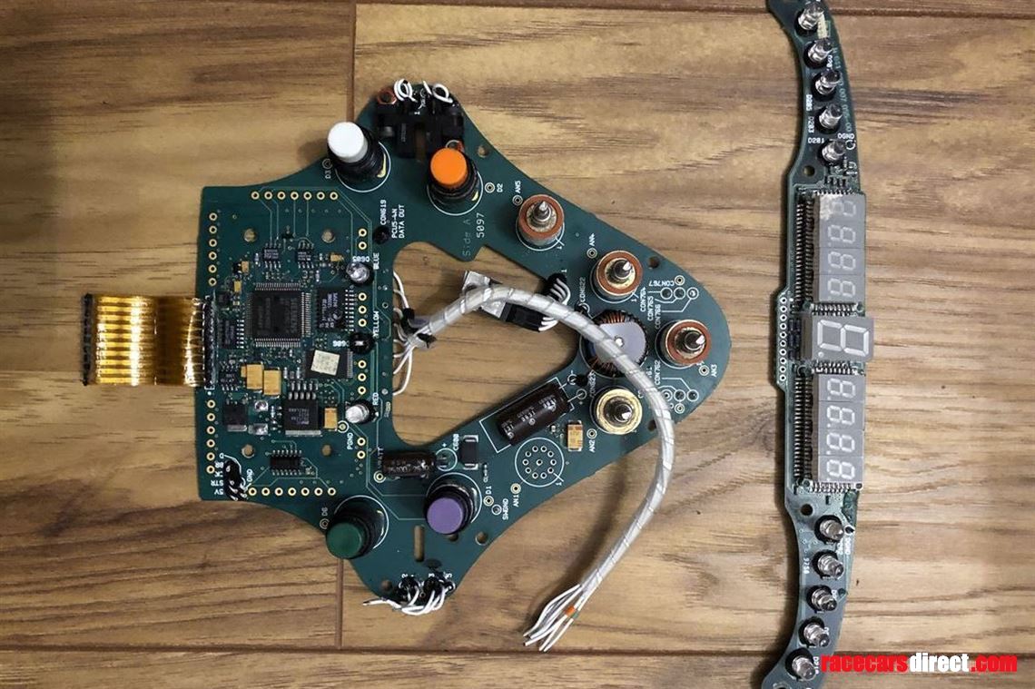 arrows-f1-dash-electronics