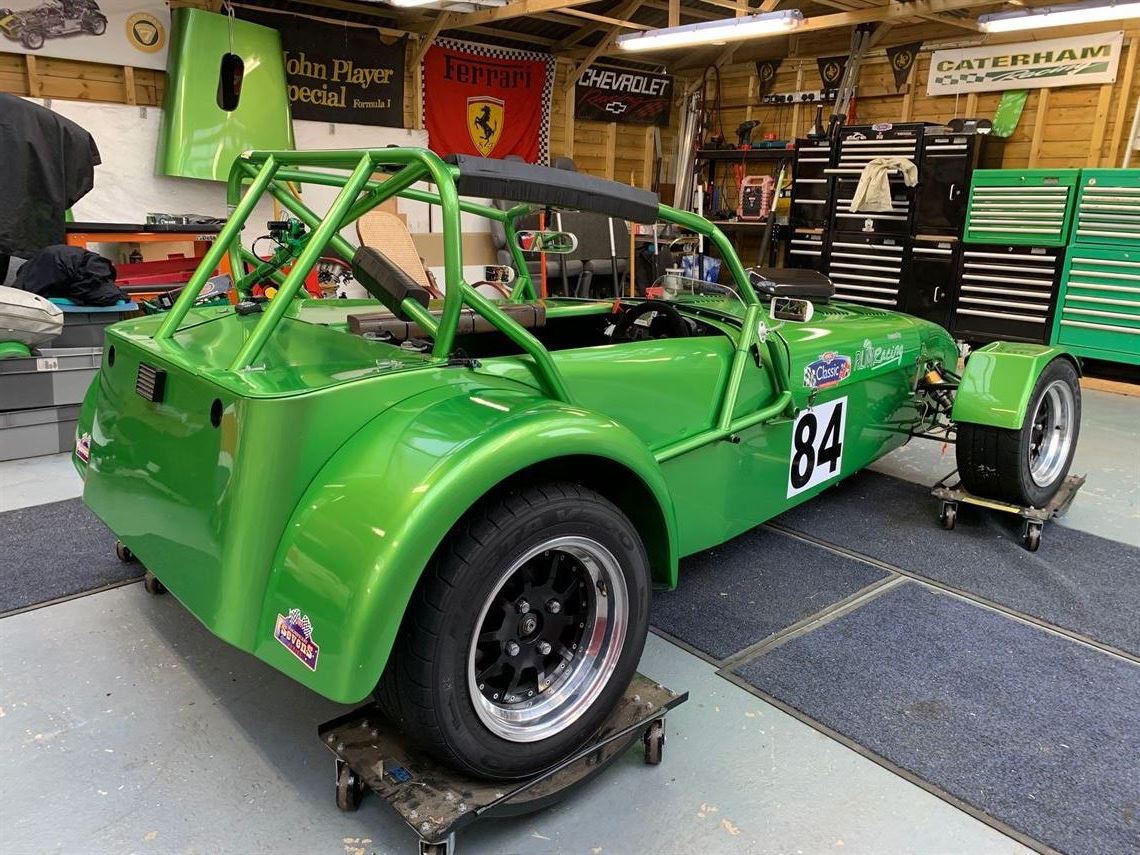 caterham-hayabusa-brand-new-race-car-270-bhp